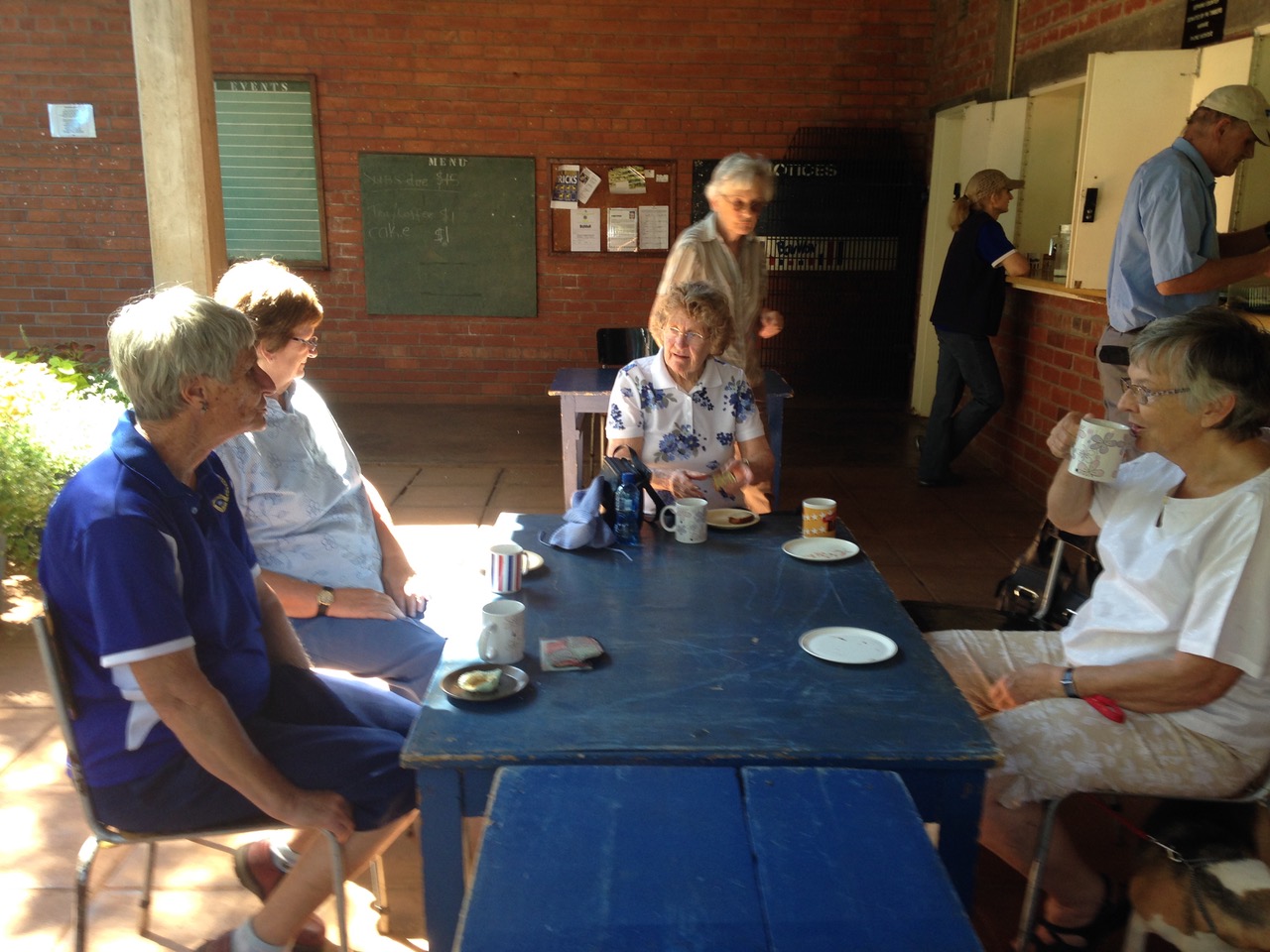 The tea break on the verandah with Pam Brennan, Pippa Cory behind Gladys. 